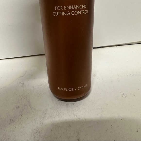 Mizani Masters Line Cutting Solution 8.5 OZ - Picture 3 of 4